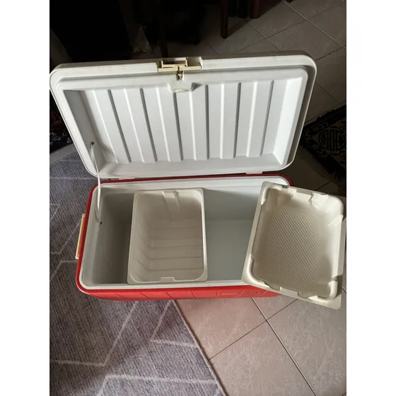 Nevera Coleman Usada, 64 L, Modelo 5294, 72 X 39 X 41 Cm