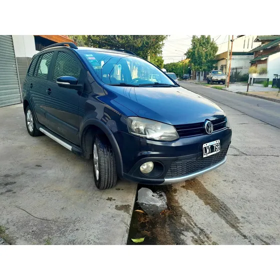 Volkswagen Suran Cross 1.6 Highline 101cv