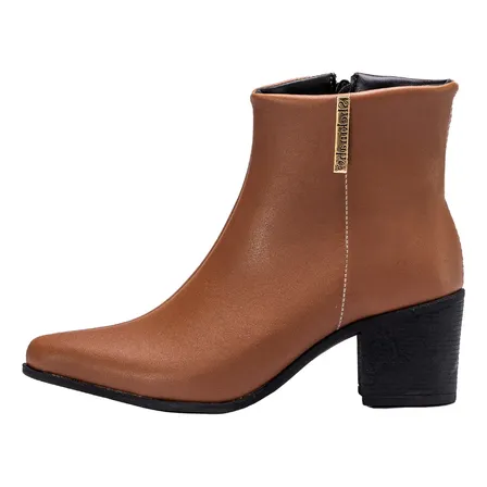 Bota Feminina Bico Fino Salto Baixo Cano Curto Plaquinha