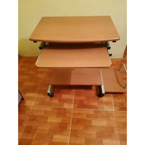 Mini Escritorio De Computadora Usado