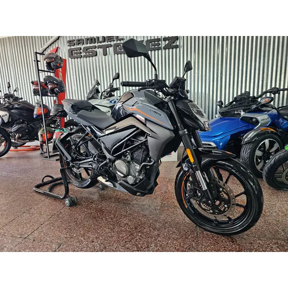 Cfmoto Nk 300 2023 7200km Impecable - Permutas - Financiació