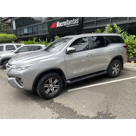 Toyota Fortuner 2.4 Turbo Diesel Street At 4x2