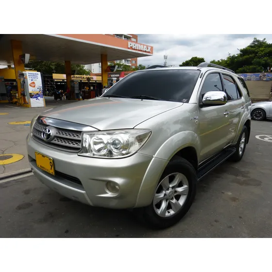 Toyota Fortuner 2.7 Sr-v