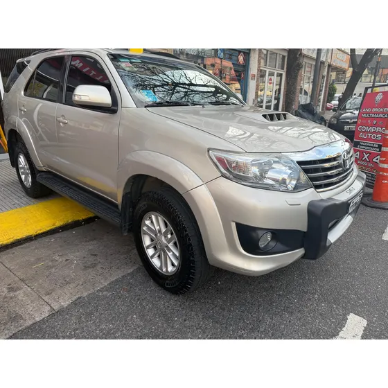 Toyota Hilux Sw4 3.0 Srv Cuero 171cv 4x4 5at - A4