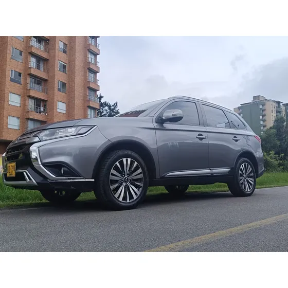Mitsubishi Outlander Kaiteki 2.4 Full 4x4 At 7 Psj 2020