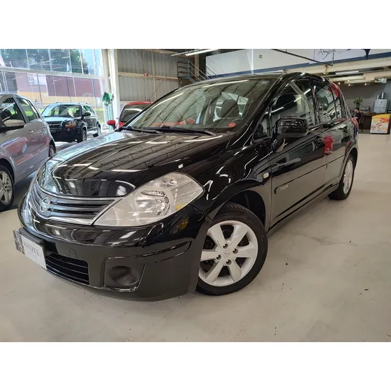 Nissan Tiida 1.8 S Flex 5p
