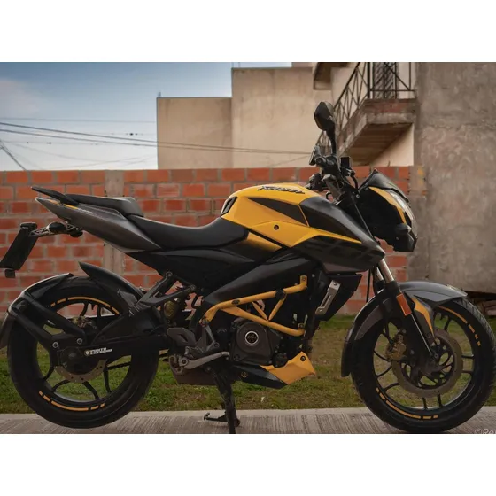 Vendo Moto Bajaj Rouser Ns200 / Mod 2018 / 30.000 Km