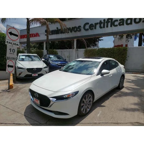 Mazda 3 4p Sedán I Sport L4/2.5 Aut