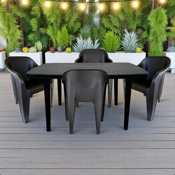 Kit Com 4 Poltronas E Mesa Desmontável Plástico Resistente