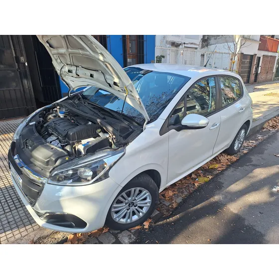 Peugeot 208 1.6 Allure