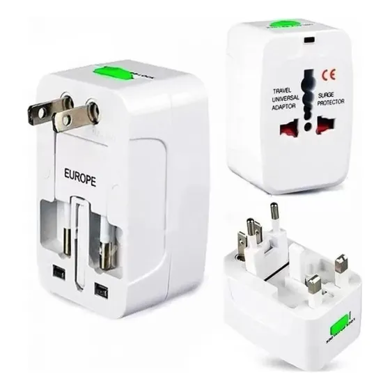 Enchufe Universal: Compacto Y Listo Para Viajar