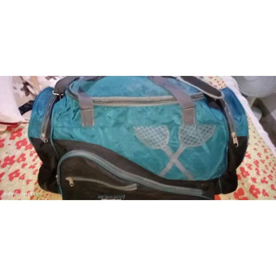 Bolso Viajero Sin Detalles Usado 20 Vrds