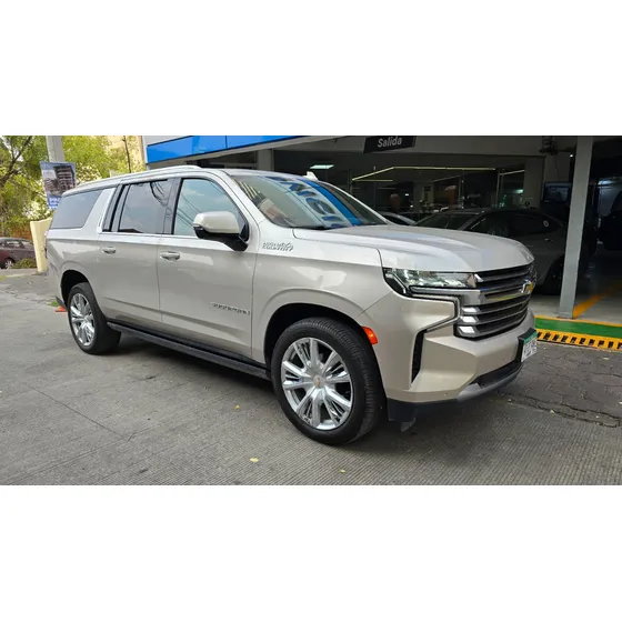Chevrolet Suburban 5p High Country V8/6.2 Aut