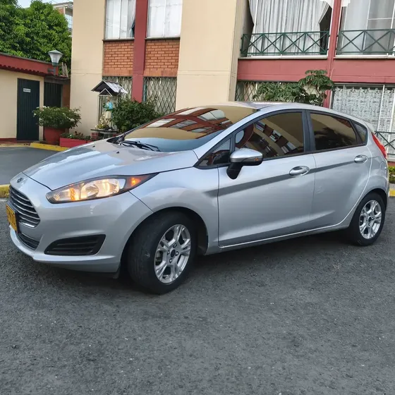 Ford Fiesta 2015 1.6 Hatchback Se