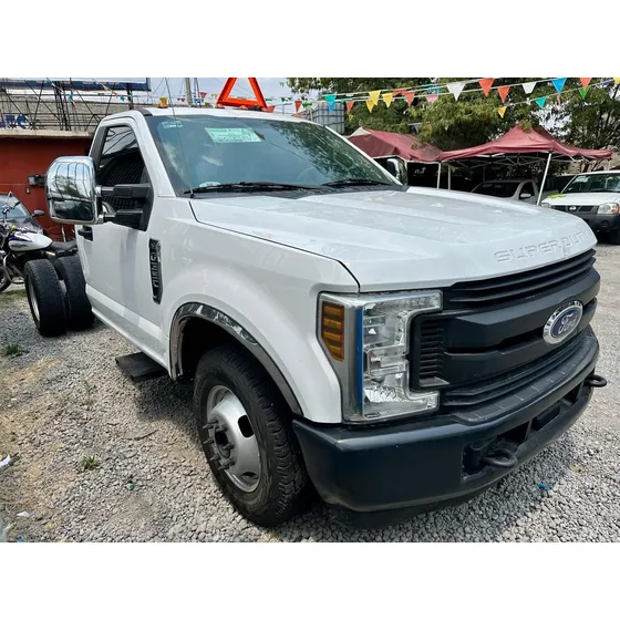 Ford F-350 6.3l Xl 6.2 Plus Ac At