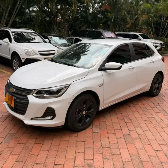 Chevrolet Onix 2021 1.0t Premier Hatch At
