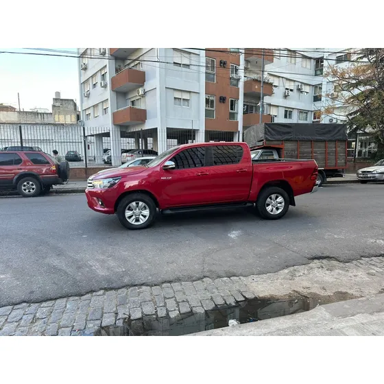 Toyota Hilux 2.8 Srv 4x2 Automática