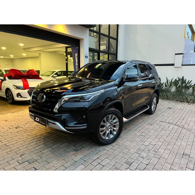 Toyota Hilux Sw4 2.8 D-4d Turbo Diesel Srx 7l 4x4 Automático