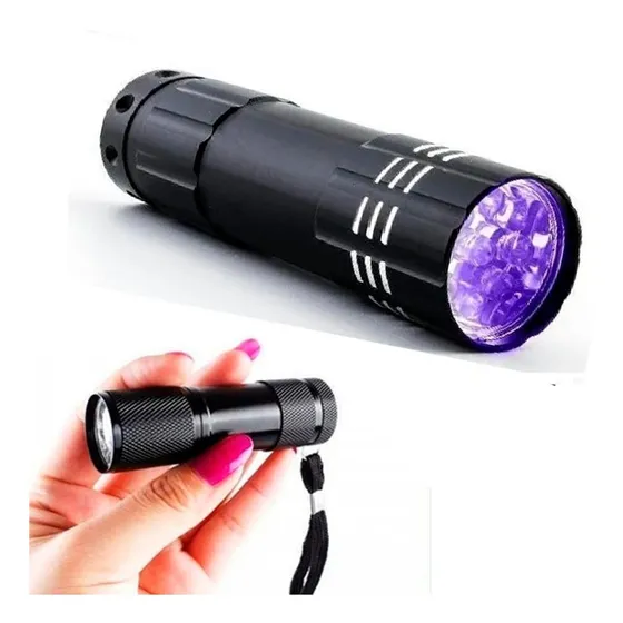Lanterna Luz Negra Uv Detecta Nota Urina Gato Escorpiao Lanterna Luz Negra UV Detecta Urina de Gato Escorpião e Dinheiro Falso Luatek LT-406 preto