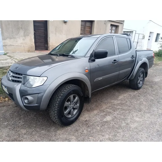 Mitsubishi L200 Tritón