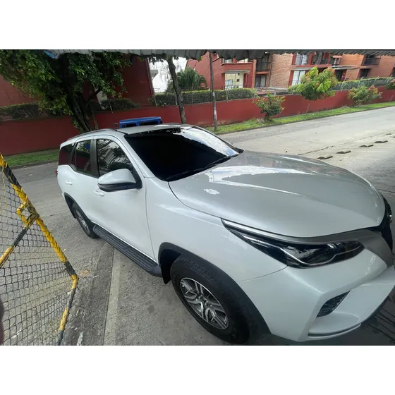Toyota Fortuner 2,4 Turbo