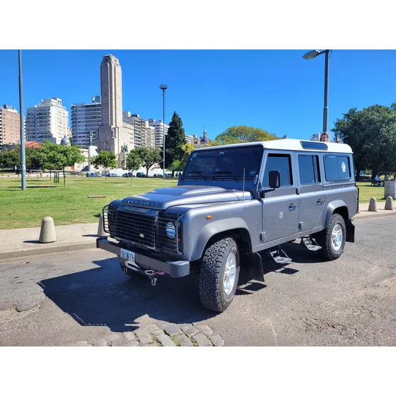 Land Rover Defender 110 Puma 2.4