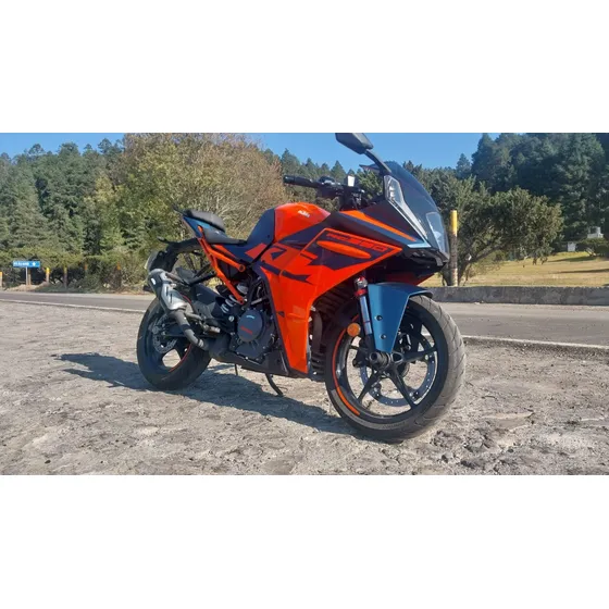 Motocicleta Deportiva Ktm Rc 390 2023.