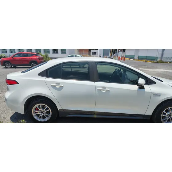 Toyota Corolla 1.8 Hybrid At