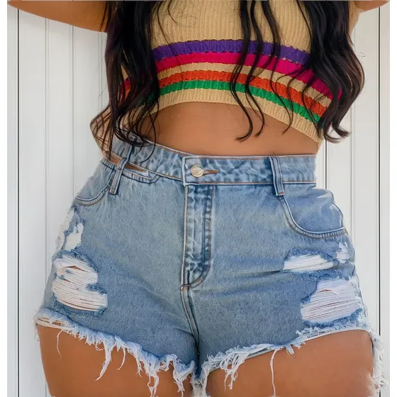 Short Jeans Plus Size Vazado Claro Barra Desfiada Rasgado