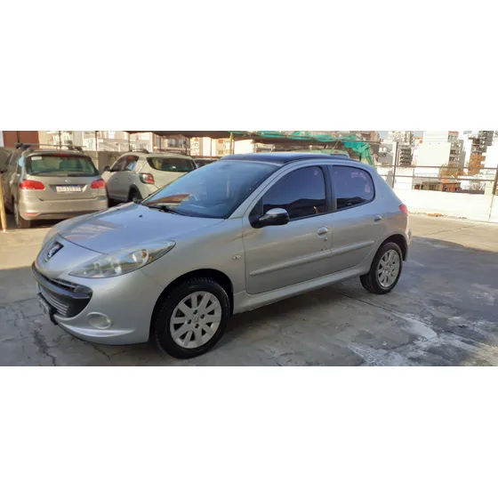 Peugeot 207 1.6 Xt Premium 5 Ptas Cuero