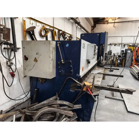 Maquina De Corte De Metal Cnc