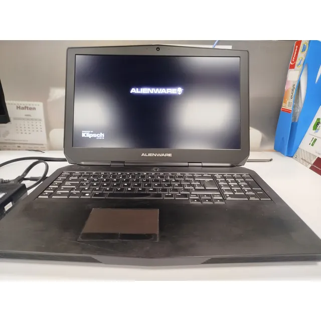 Alienware X17 R2, Con Falla En Teclado. Gris