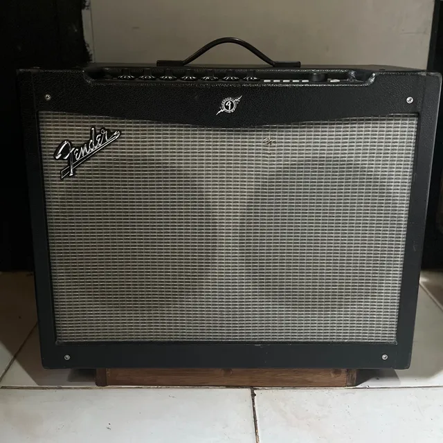 Amplificador Fender Mustang Series Iv 150w
