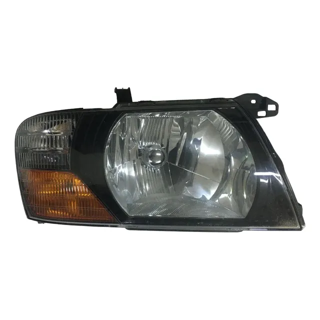 Faro Derecho Fondo Negro Mitsubishi Montero Sport 99-06