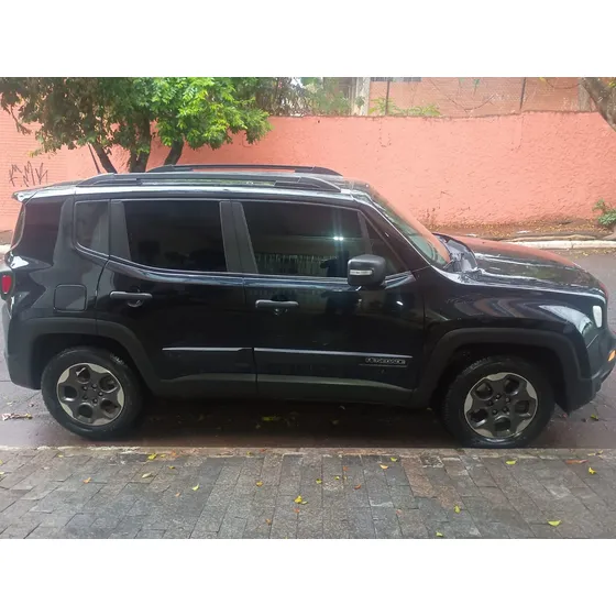 Jeep Renegade 1.8 Flex Aut. 5p
