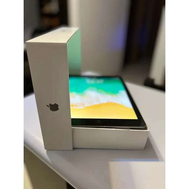 Apple iPad Air (5a Generación) 10.9  Wi-fi 64 Gb- Azul