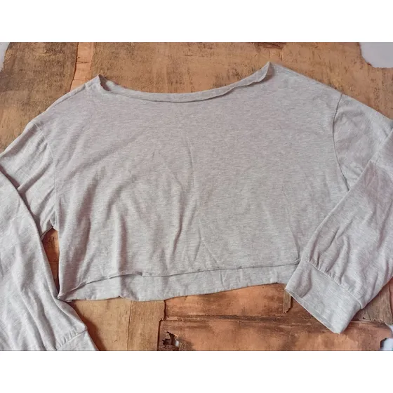 Top Ancho, Manga Larga. Polyester. Talla M.