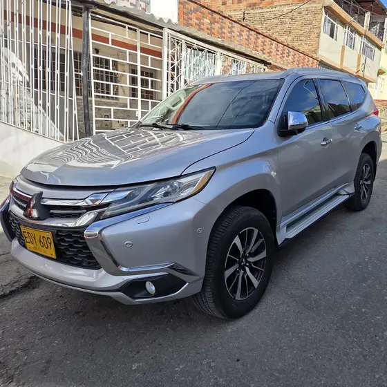 Mitsubishi Montero 2018 2.5 215 Hp