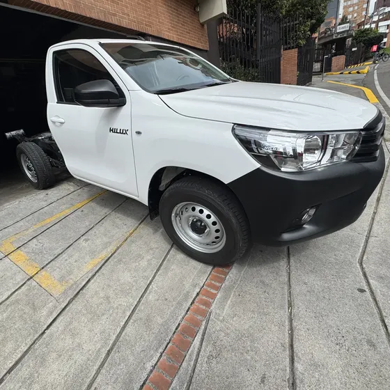 Toyota Hilux 2026 2.4 Diesel Chasis 4x4