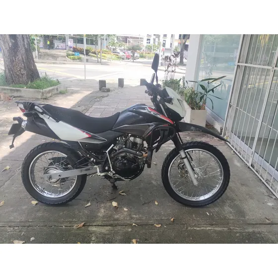 Honda Xr 150, Negra