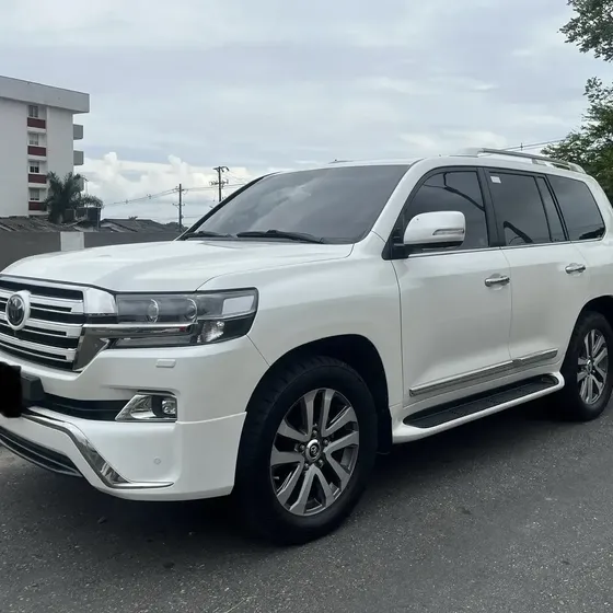 Toyota Land Cruiser 2017 4.5 Imperial Fl Lc200