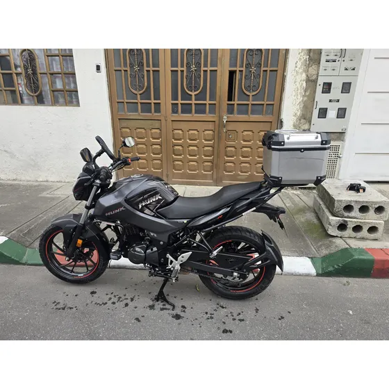 Hero Hunk 160r Modelo 2023 + Maletero+casco+lujos!!