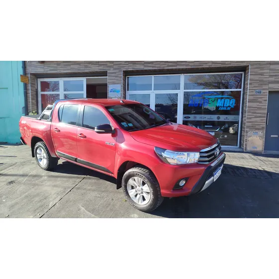 Toyota Hilux Pick-up 2.8 Cd Sr 177cv 4x4