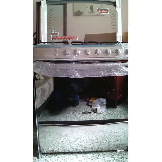 Cocina De 6 Hornillas Marca Premium, Nueva, Modelo Ambar