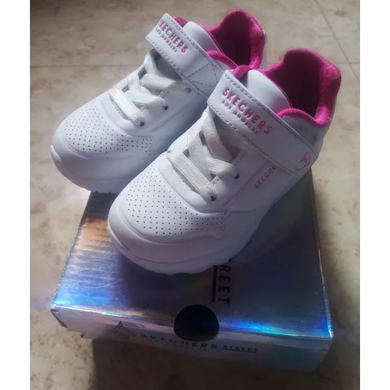 Zapatos Skechers Blancos De Niña