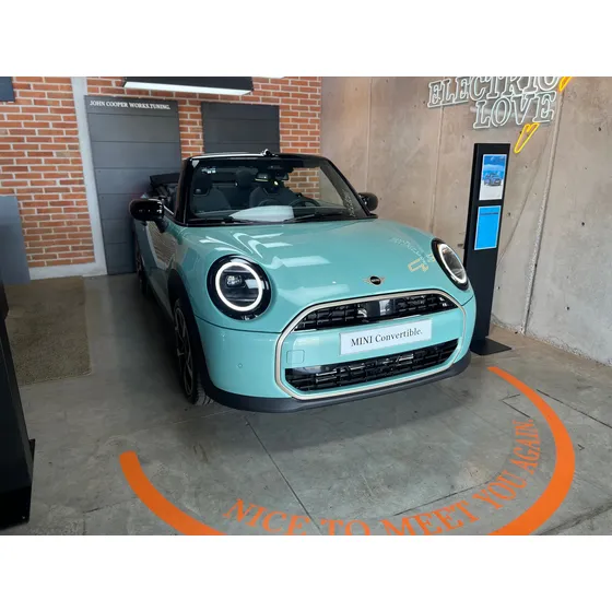 Mini Cooper Convertible 2.0 C At 2p