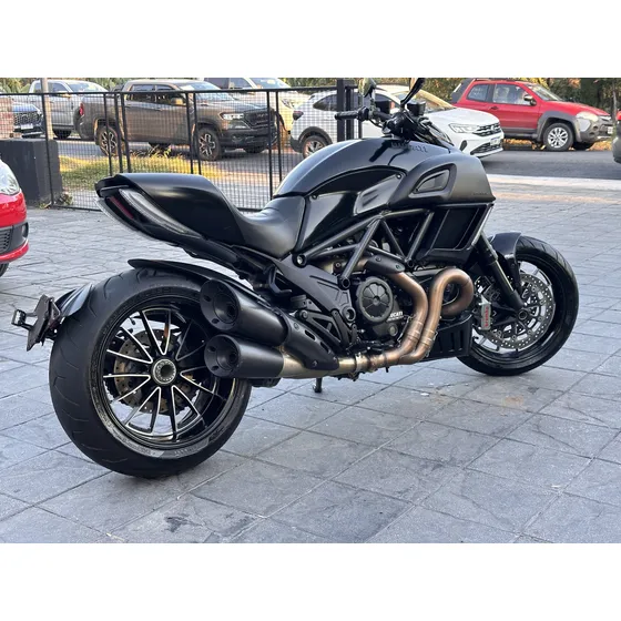 Ducati Diavel Dark
