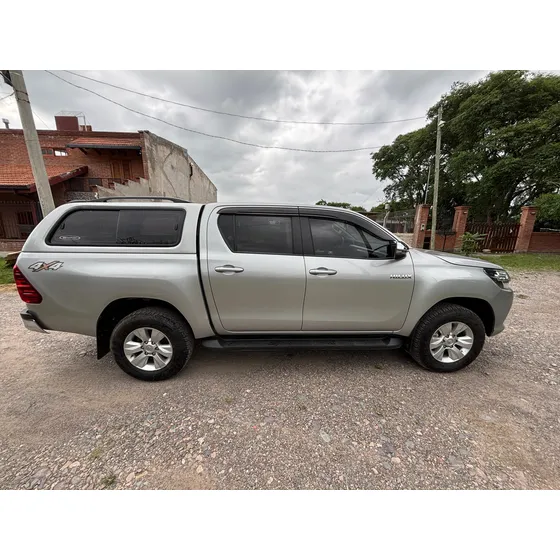 Toyota Hilux 4x4 D/c Srv 2.8 Tdi 6 M/t