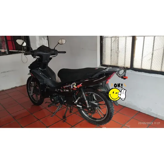 Motocicleta. Victory Avance 125 Negra  Año 2021