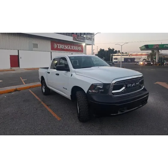 Dodge Ram 1500 Pickup Quad Cab Slt 4x4 At